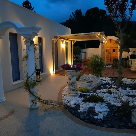 La Demeure D'aphrodite Couette-café