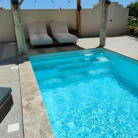 La Demeure D'aphrodite Couette-café 4*